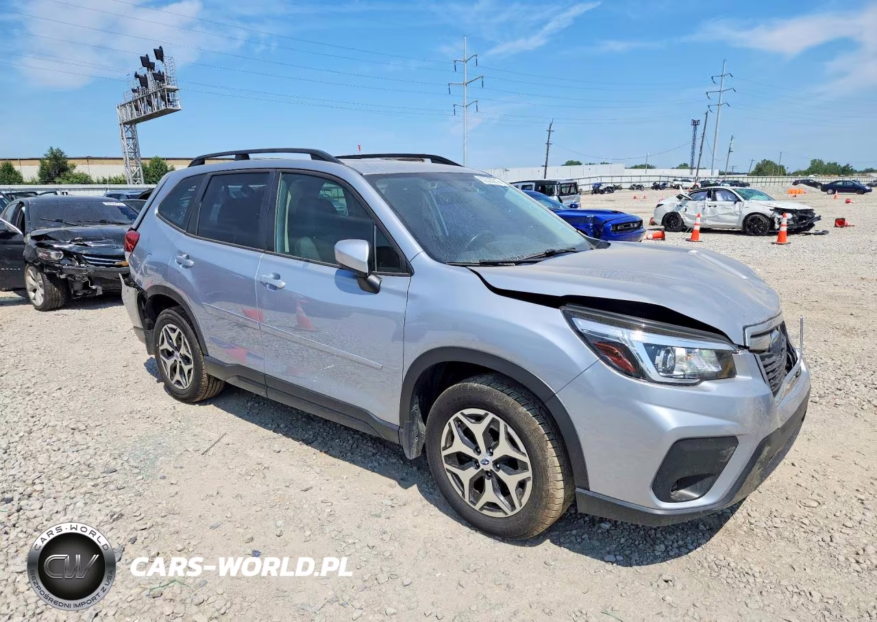 2020 Subaru Forester Premium VIN:JF2SKAJCXLH493517 - 4