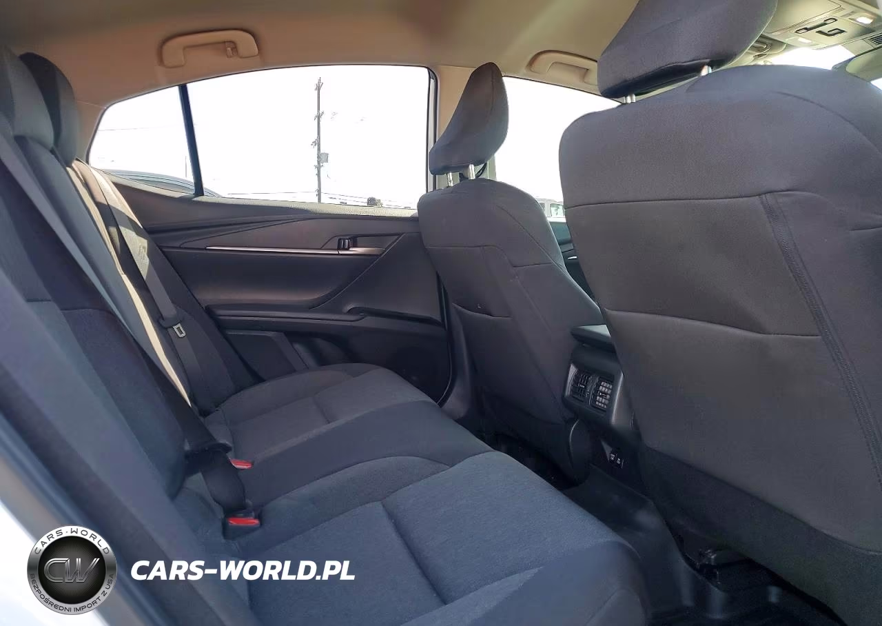 2025 Toyota Camry Le VIN:4T1DAACK9SU561922 - 10
