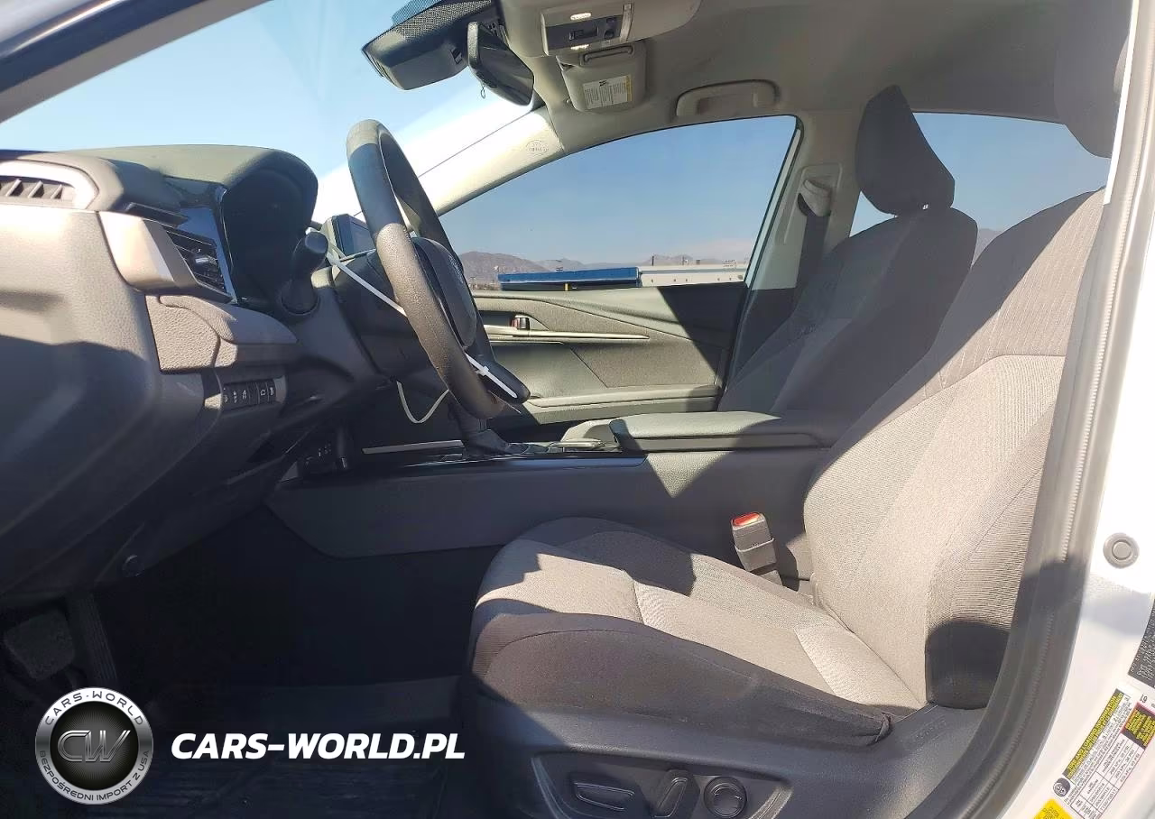 2025 Toyota Camry Le VIN:4T1DAACK9SU561922 - 7