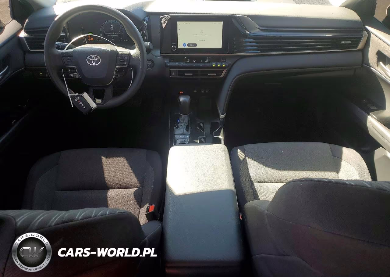 2025 Toyota Camry Le VIN:4T1DAACK9SU561922 - 8