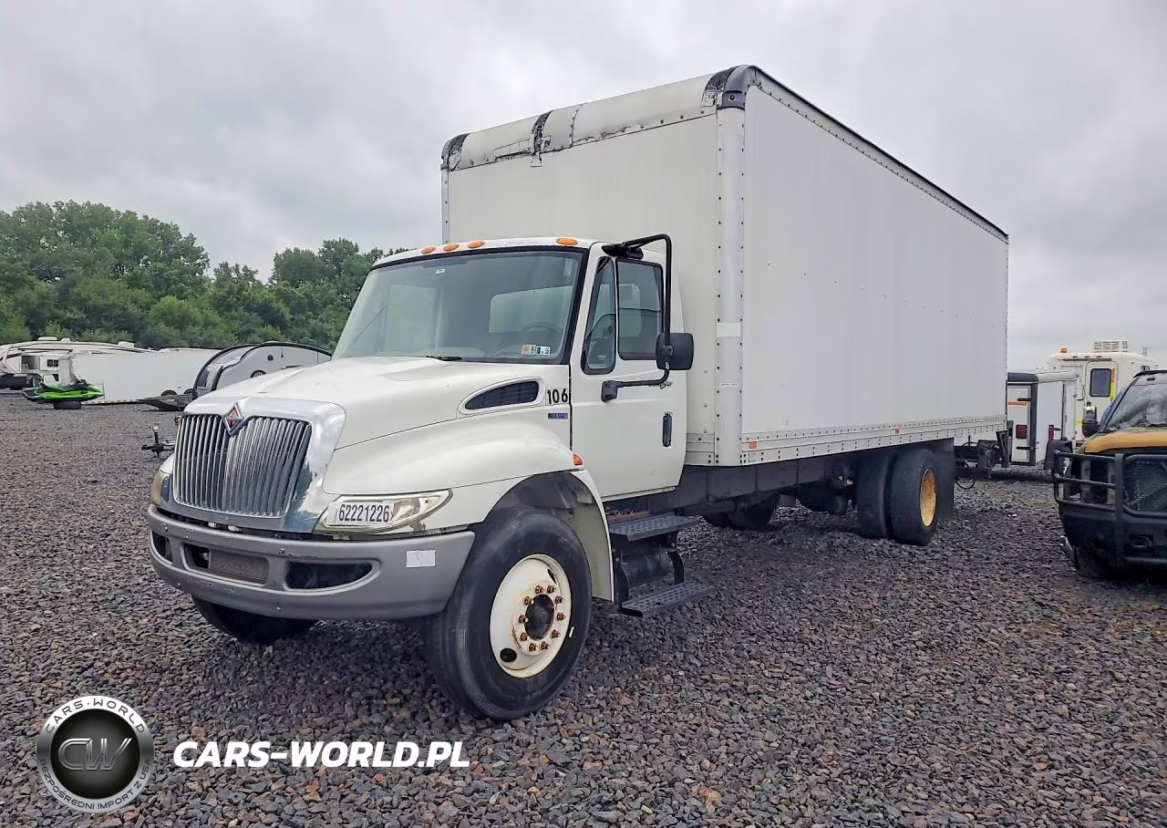 2011 International 4300 Box Truck – zdjęcie 1 z 13