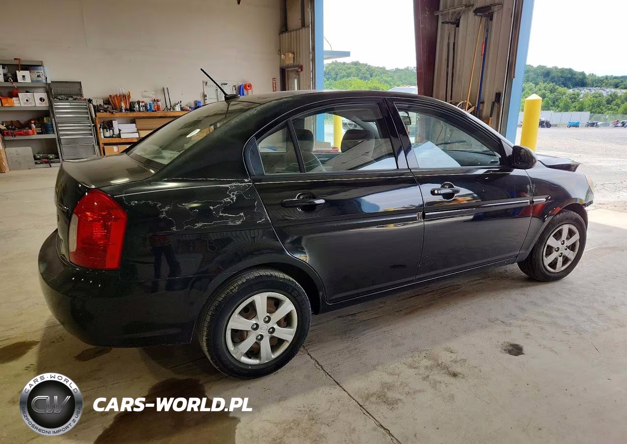 2009 Hyundai Accent Gls VIN:KMHCN46C49U333083 - 3