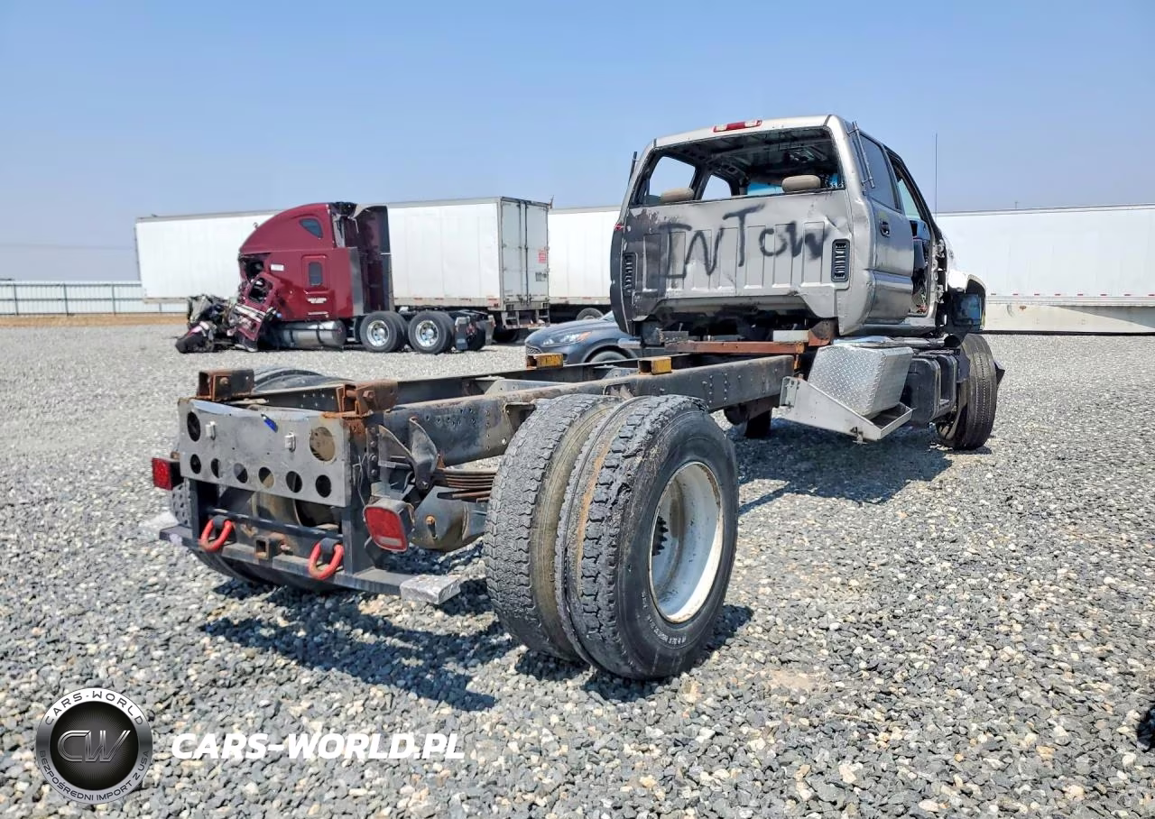 2002 Chevrolet Silverado K3500 VIN:1GCJK33192F132484 - 3