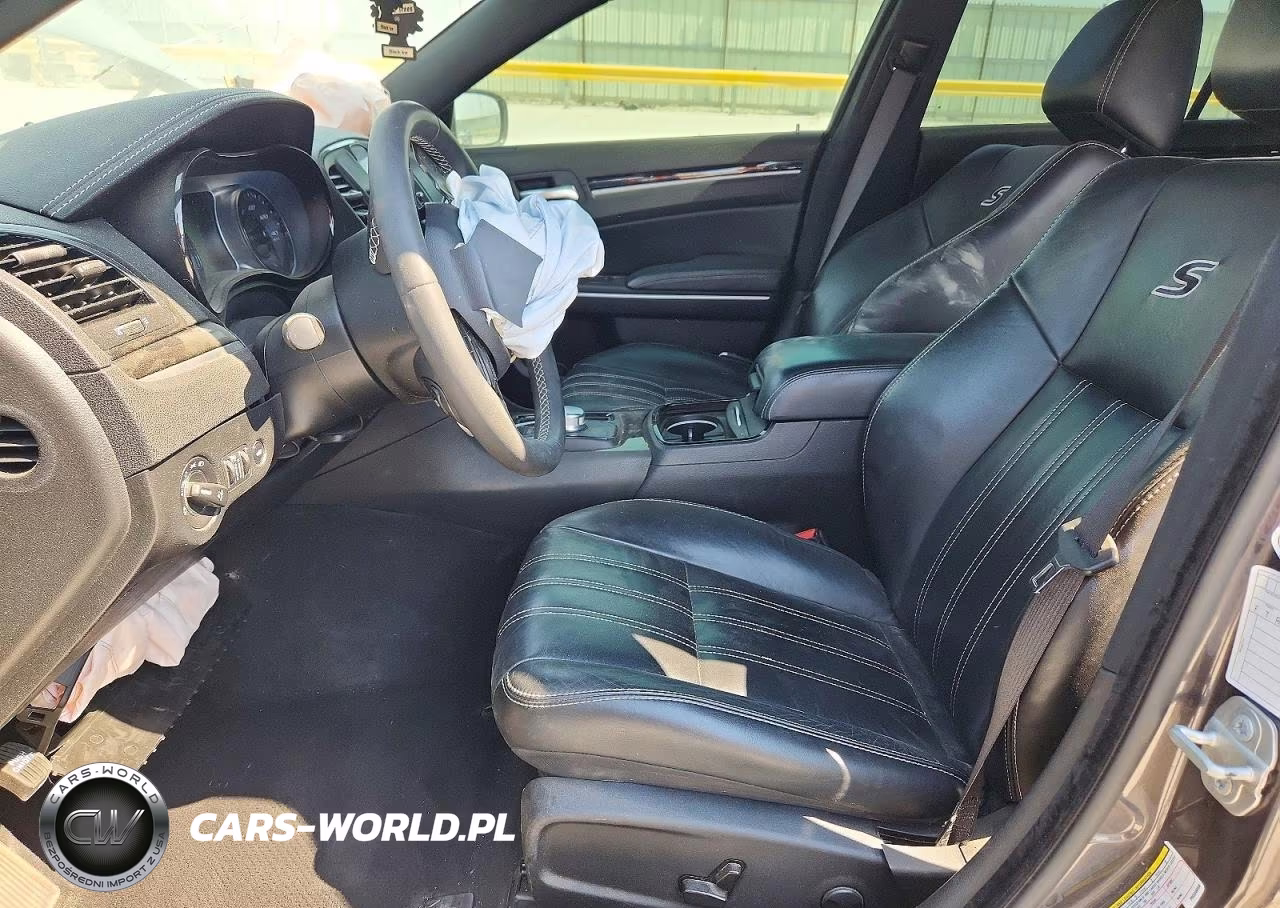 2023 Chrysler 300 S VIN:2C3CCABG5PH556058 - 7