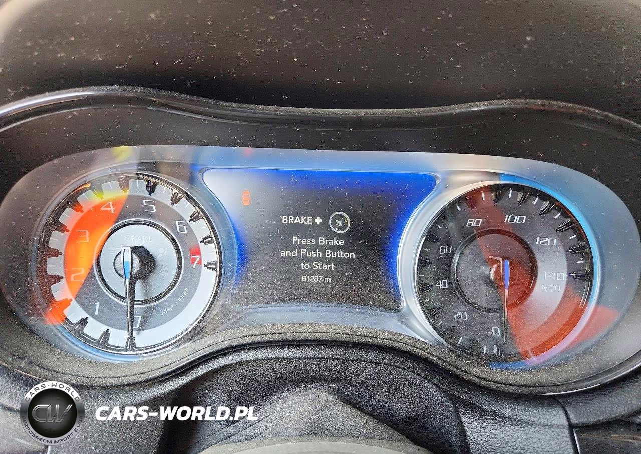 2023 Chrysler 300 S VIN:2C3CCABG5PH556058 - 9