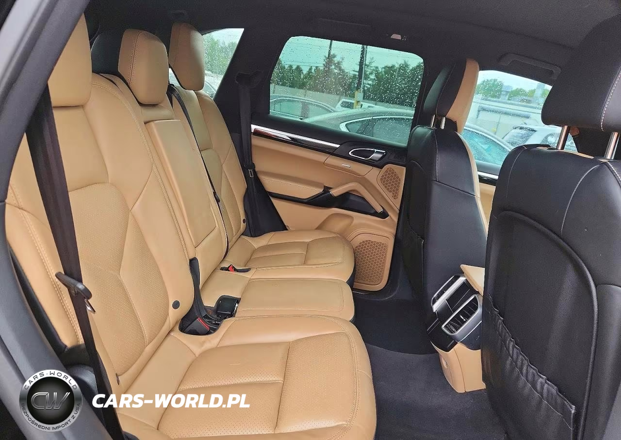 2016 Porsche Cayenne VIN:WP1AA2A20GLA09477 - 11
