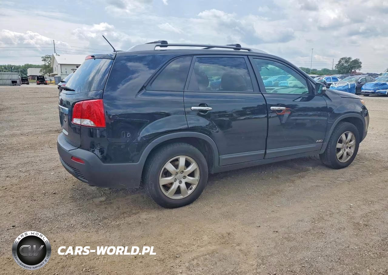 2013 Kia Sorento Lx VIN:5XYKTDA61DG406668 - 3