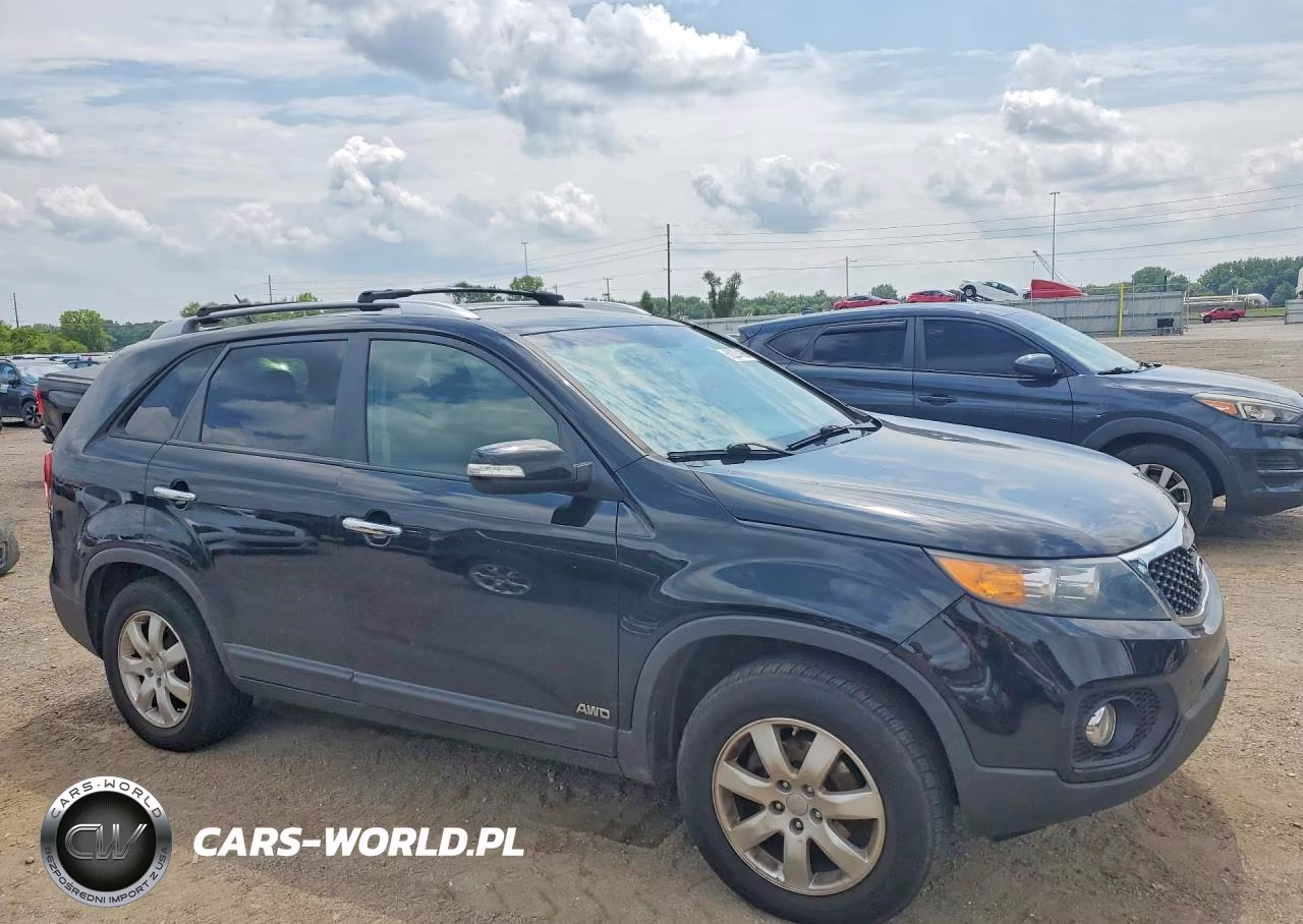 2013 Kia Sorento Lx VIN:5XYKTDA61DG406668 - 4