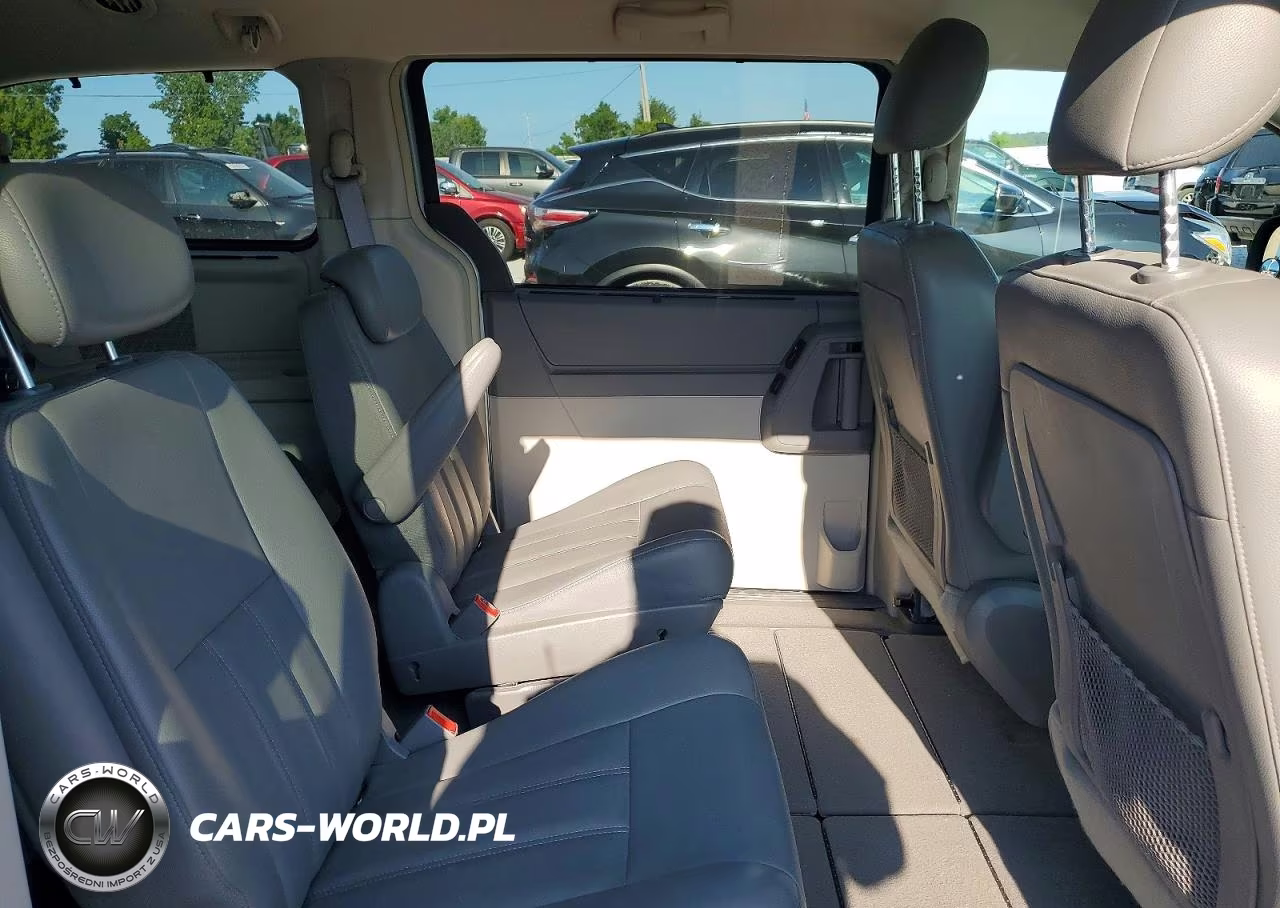 2009 Chrysler Town & Country Touring VIN:2A8HR54X29R566766 - 11