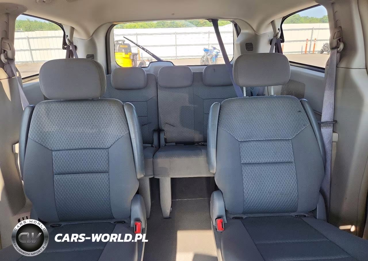 2010 Chrysler Town & Country Touring VIN:2A4RR5D16AR267030 - 10