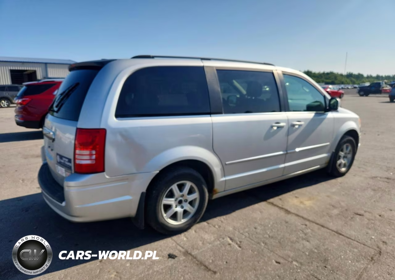 2010 Chrysler Town & Country Touring VIN:2A4RR5D16AR267030 - 3