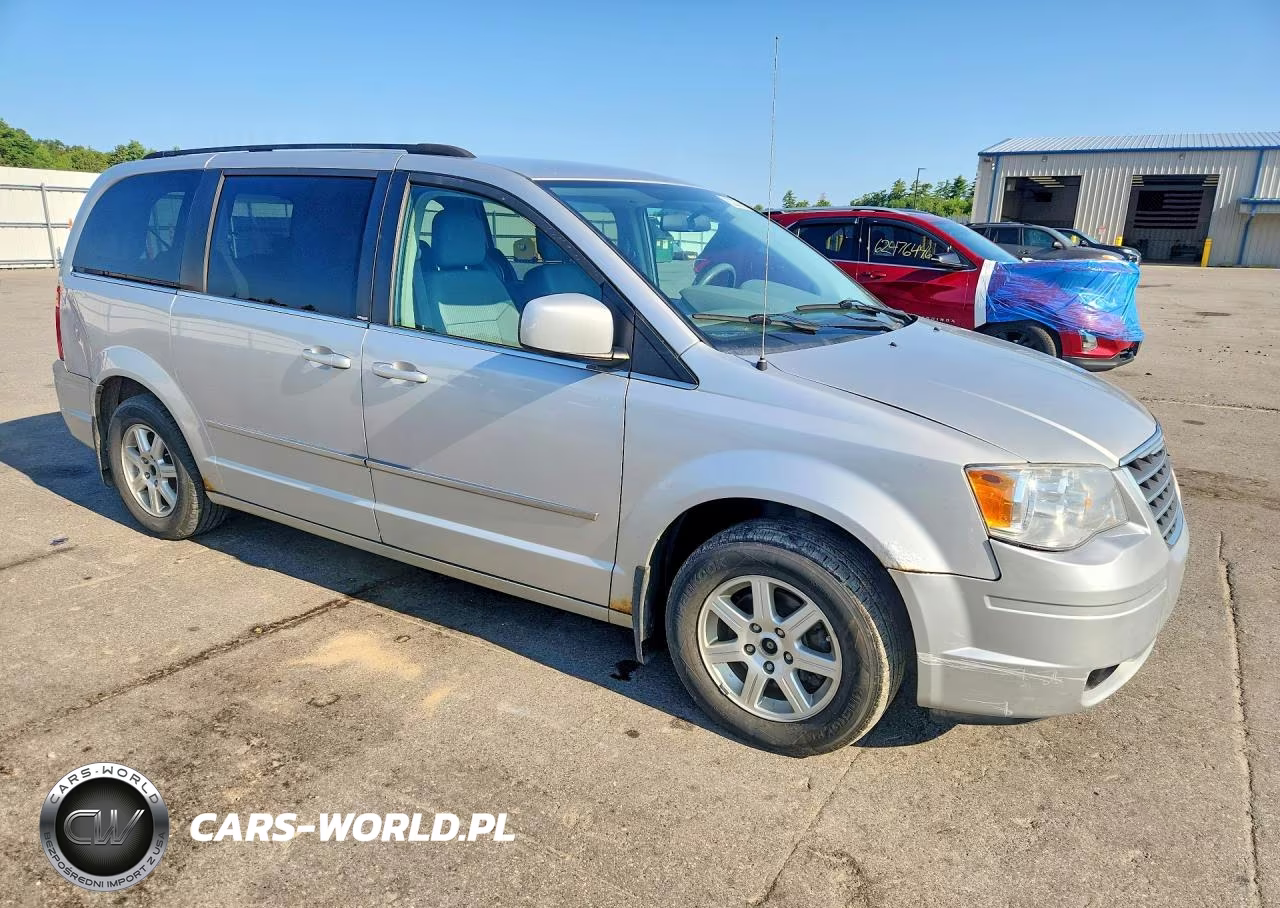 2010 Chrysler Town & Country Touring VIN:2A4RR5D16AR267030 - 4