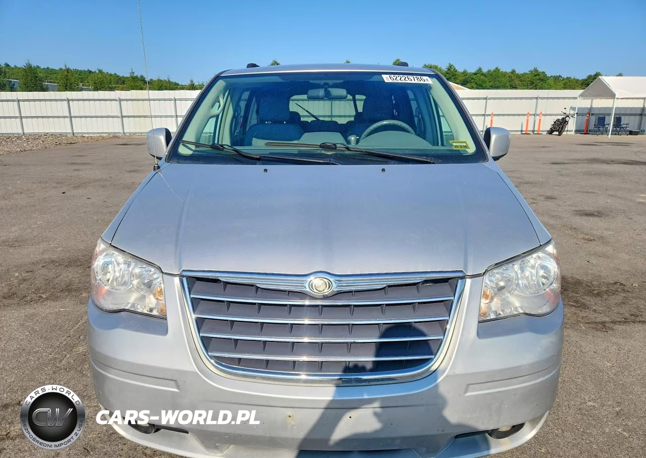 2010 Chrysler Town & Country Touring VIN:2A4RR5D16AR267030 - 5