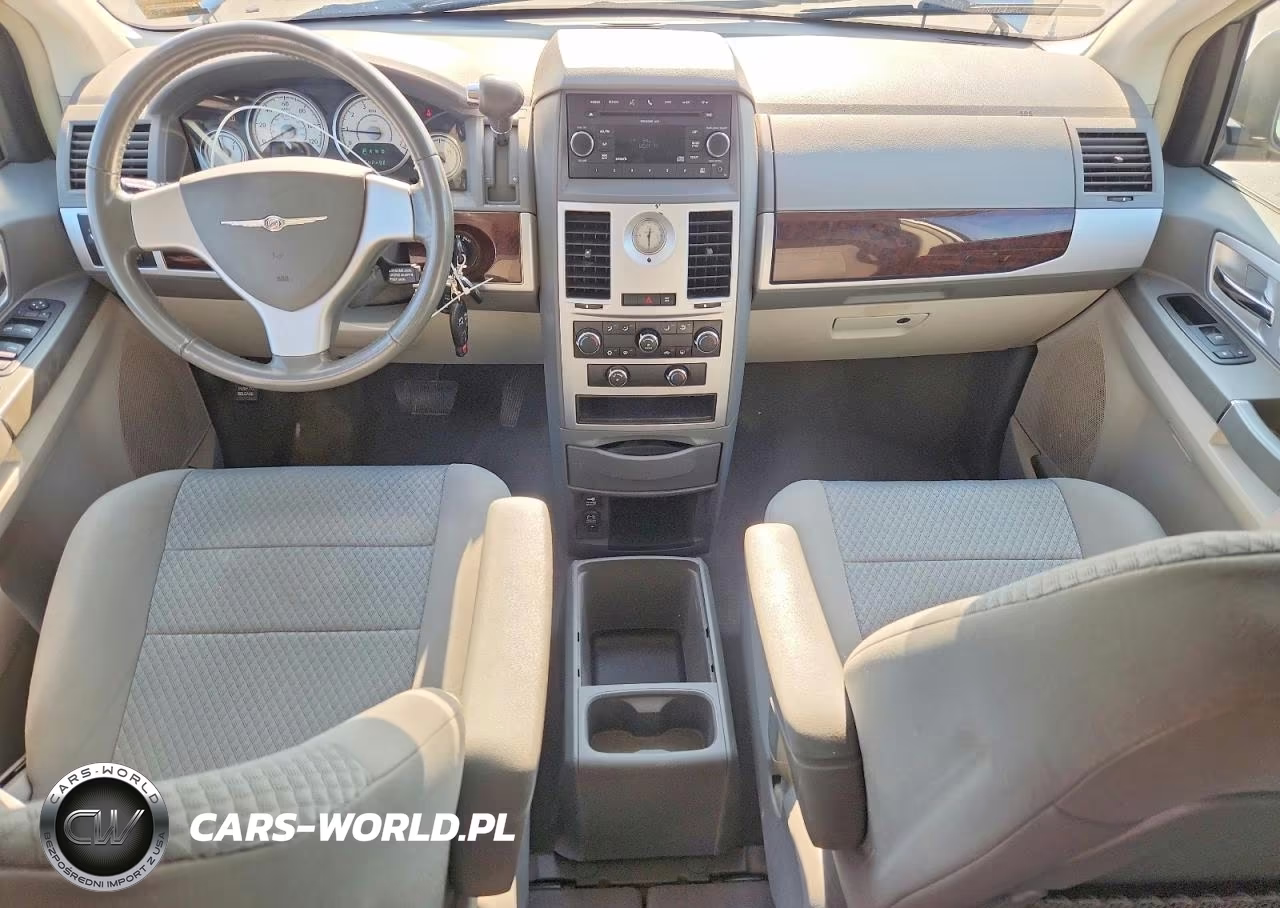 2010 Chrysler Town & Country Touring VIN:2A4RR5D16AR267030 - 8