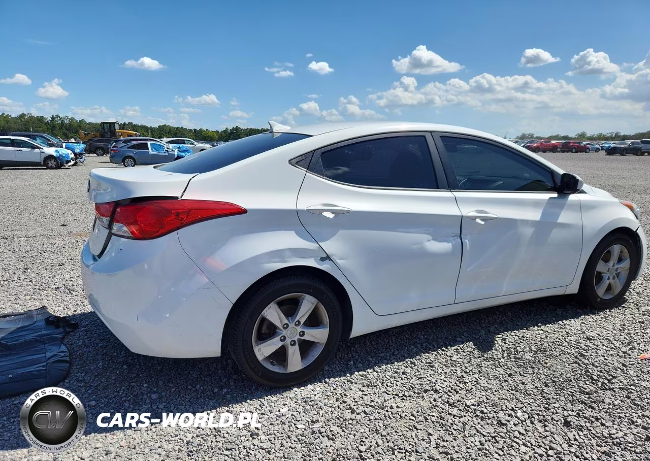2013 Hyundai Elantra Gls VIN:5NPDH4AEXDH377391 - 3