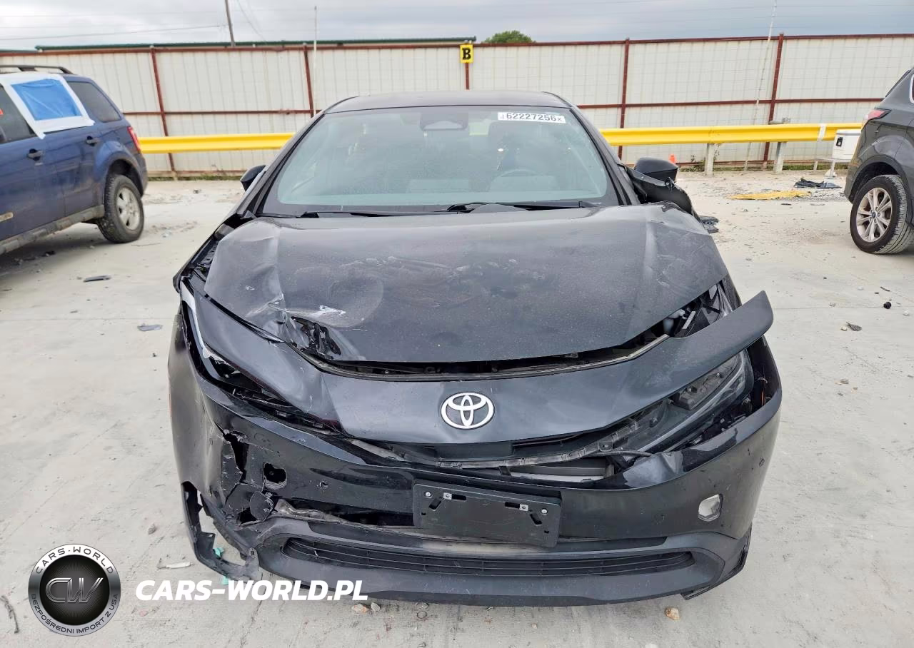 2024 Toyota Prius Le VIN:JTDACAAU2R3024511 - 5