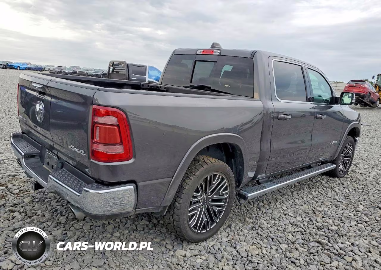 2021 Ram 1500 Laramie VIN:1C6SRFJT7MN599389 - 3