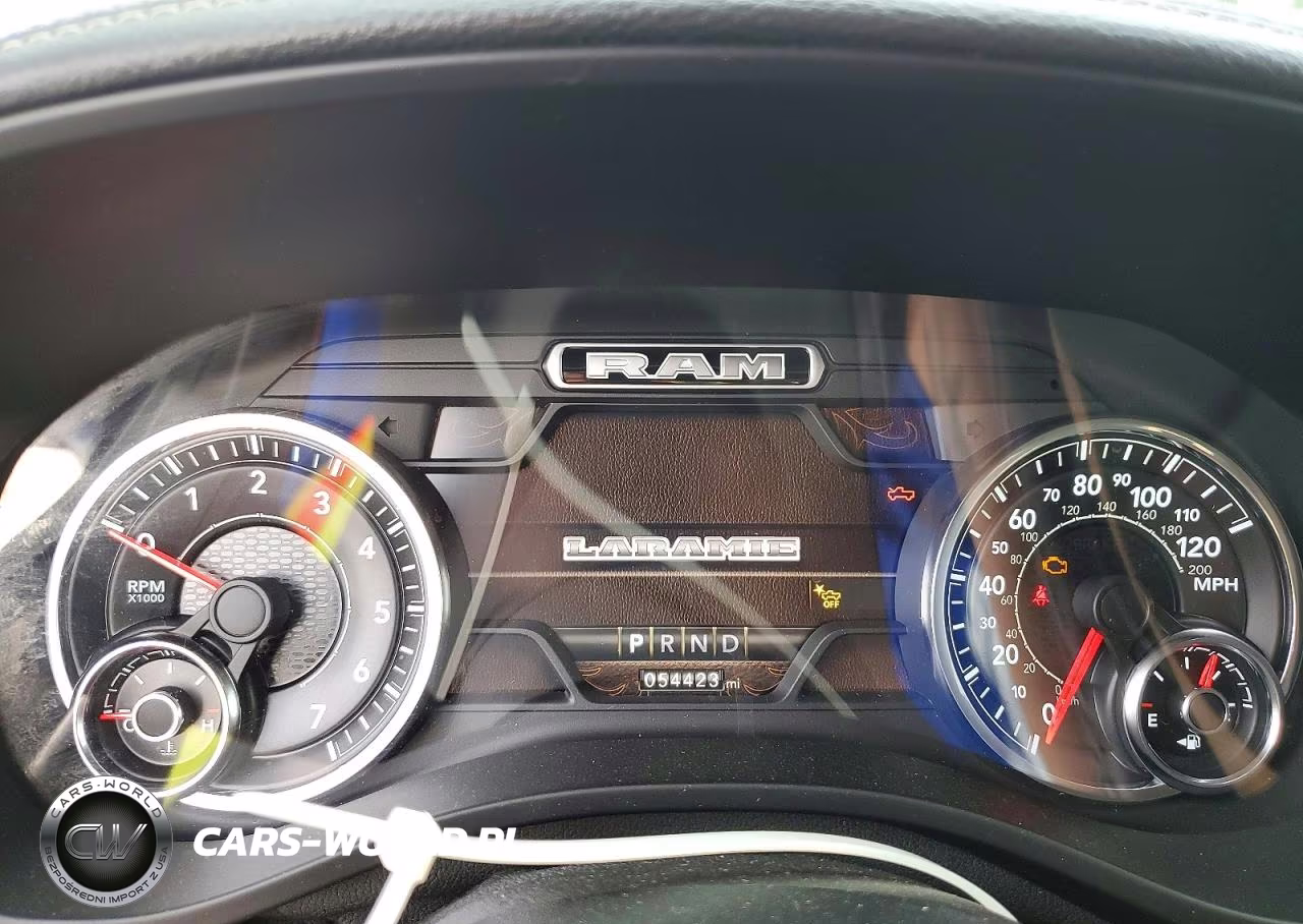 2021 Ram 1500 Laramie VIN:1C6SRFJT7MN599389 - 9