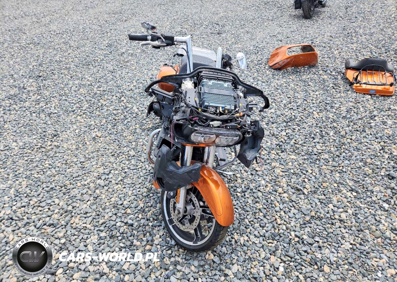 2015 Harley-Davidson Fltrxs Road Glide Special VIN:1HD1KTM17FB666190 - 5