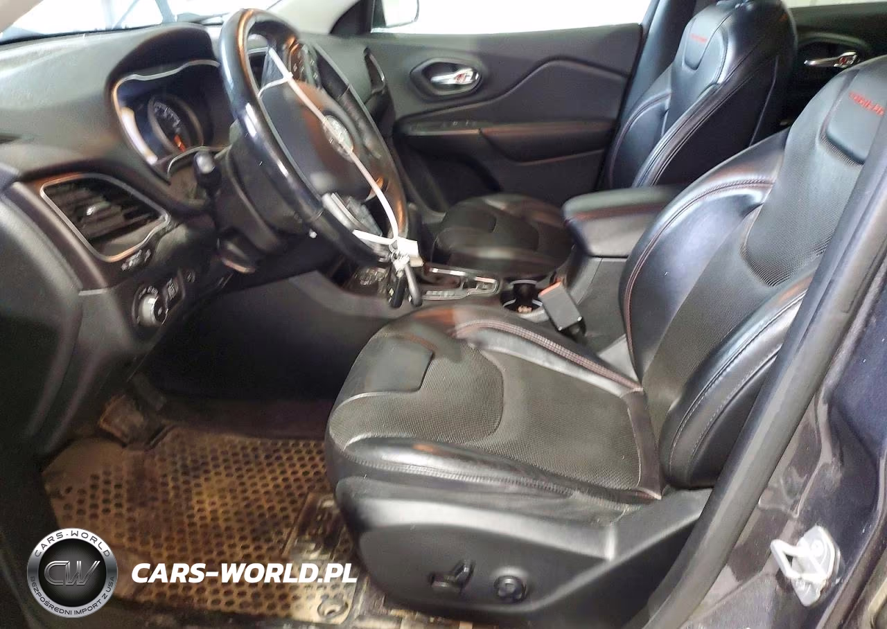 2019 Jeep Cherokee Trailhawk VIN:1C4PJMBN8KD192534 - 7