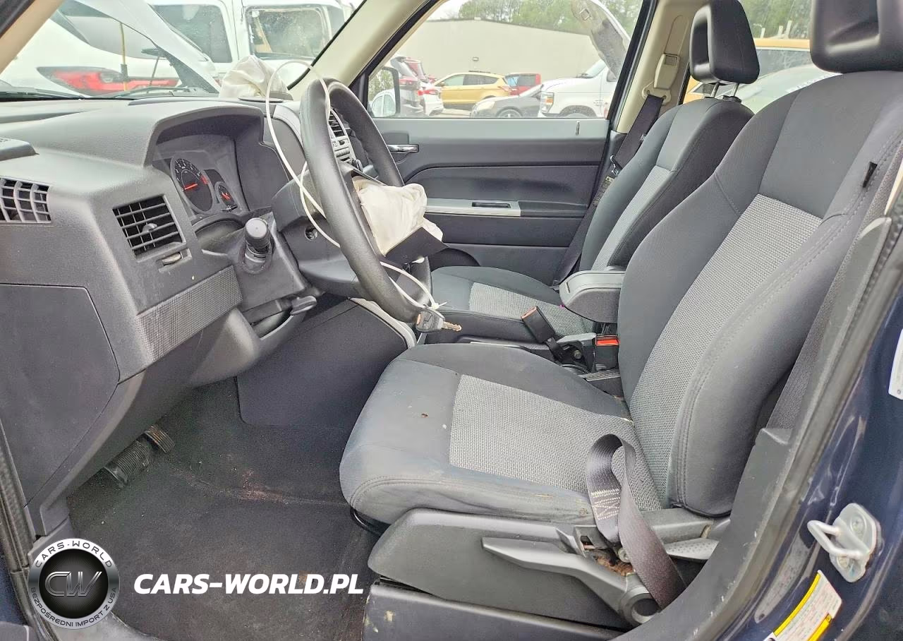 2008 Jeep Patriot Sport VIN:1J8FT28W98D544404 - 7