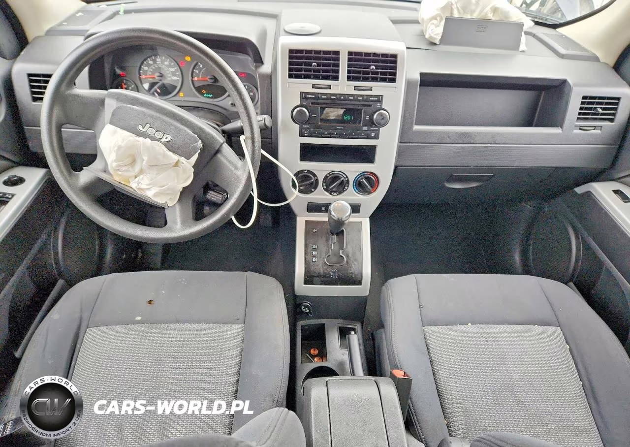 2008 Jeep Patriot Sport VIN:1J8FT28W98D544404 - 8