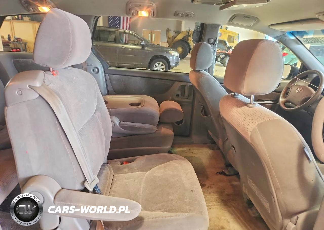 2007 Toyota Sienna Le 7-Passenger VIN:5TDZK23C27S013312 - 11