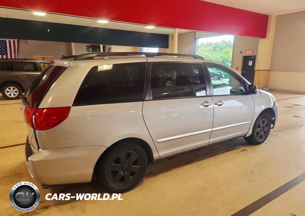 2007 Toyota Sienna Le 7-Passenger VIN:5TDZK23C27S013312 - 3