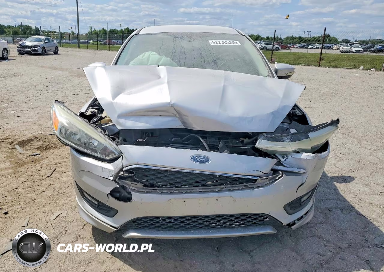 2015 Ford Focus Se VIN:1FADP3F29FL347203 - 5