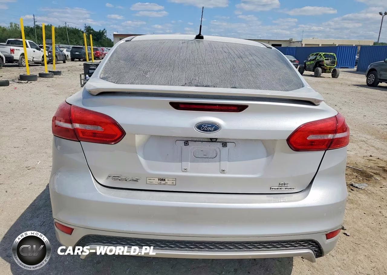 2015 Ford Focus Se VIN:1FADP3F29FL347203 - 6