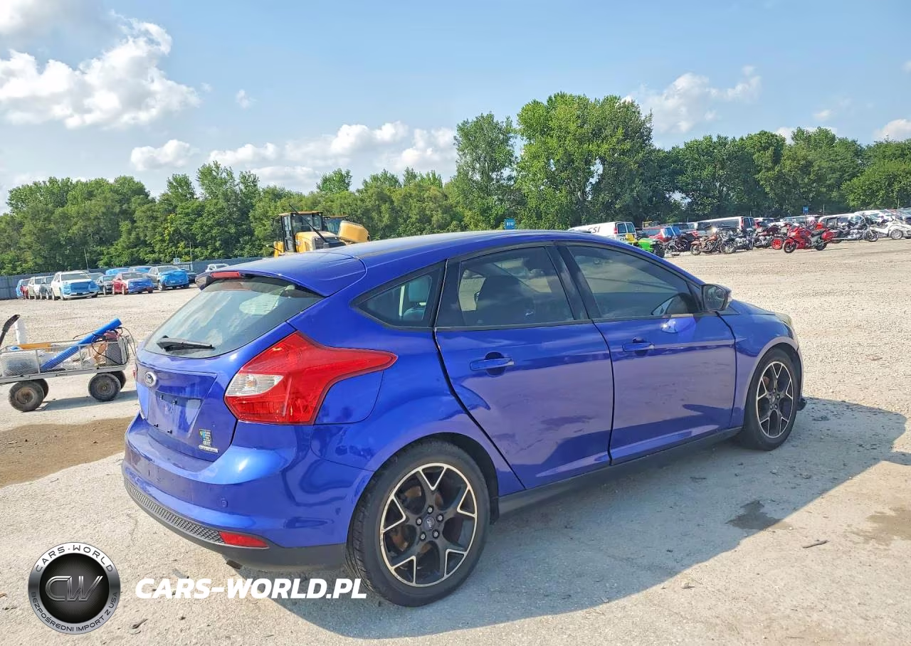 2014 Ford Focus Se VIN:1FADP3K27EL355059 - 3