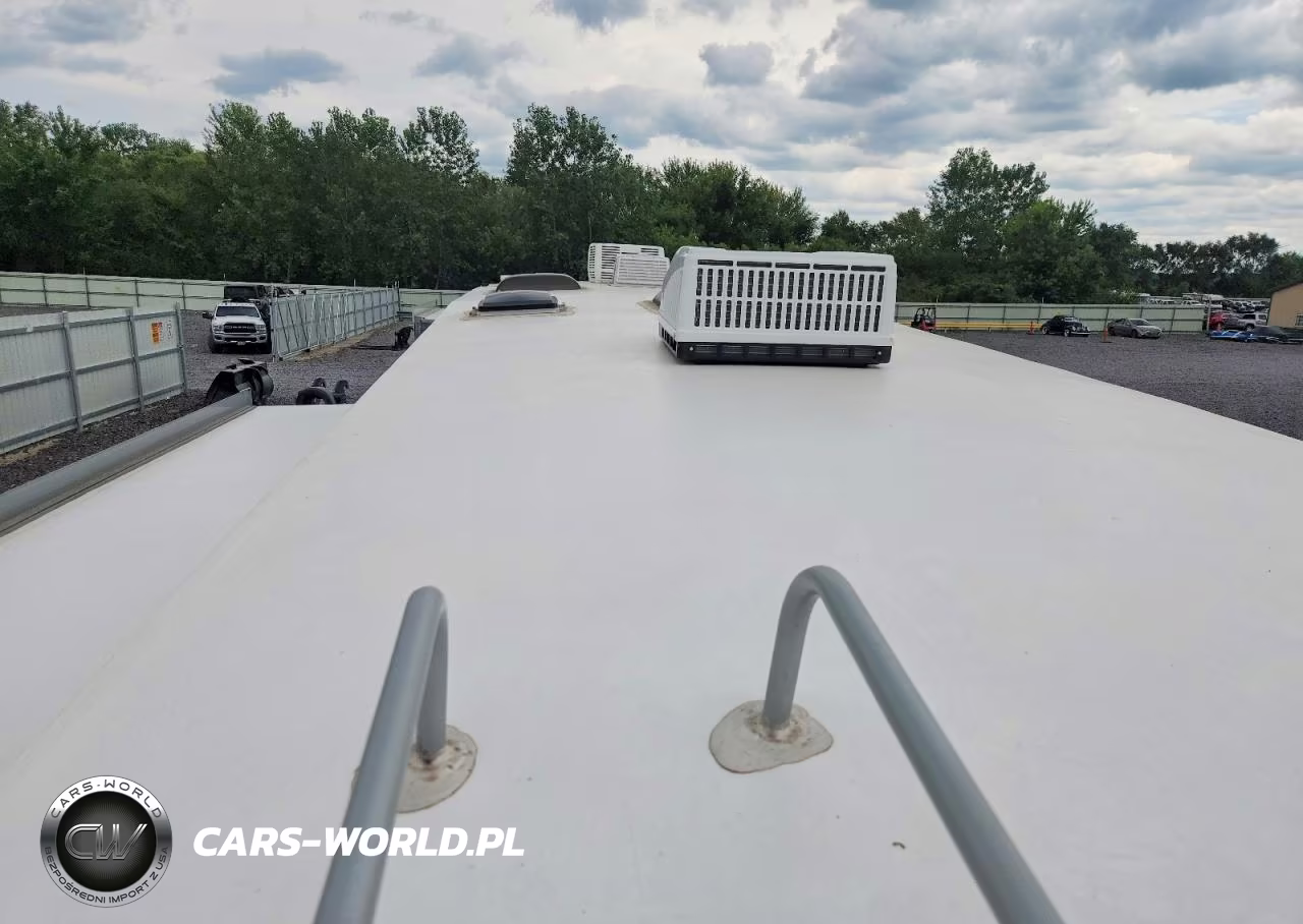 2017 Highland Ridge Light Camper VIN:58TFX3520H3028873 - 8