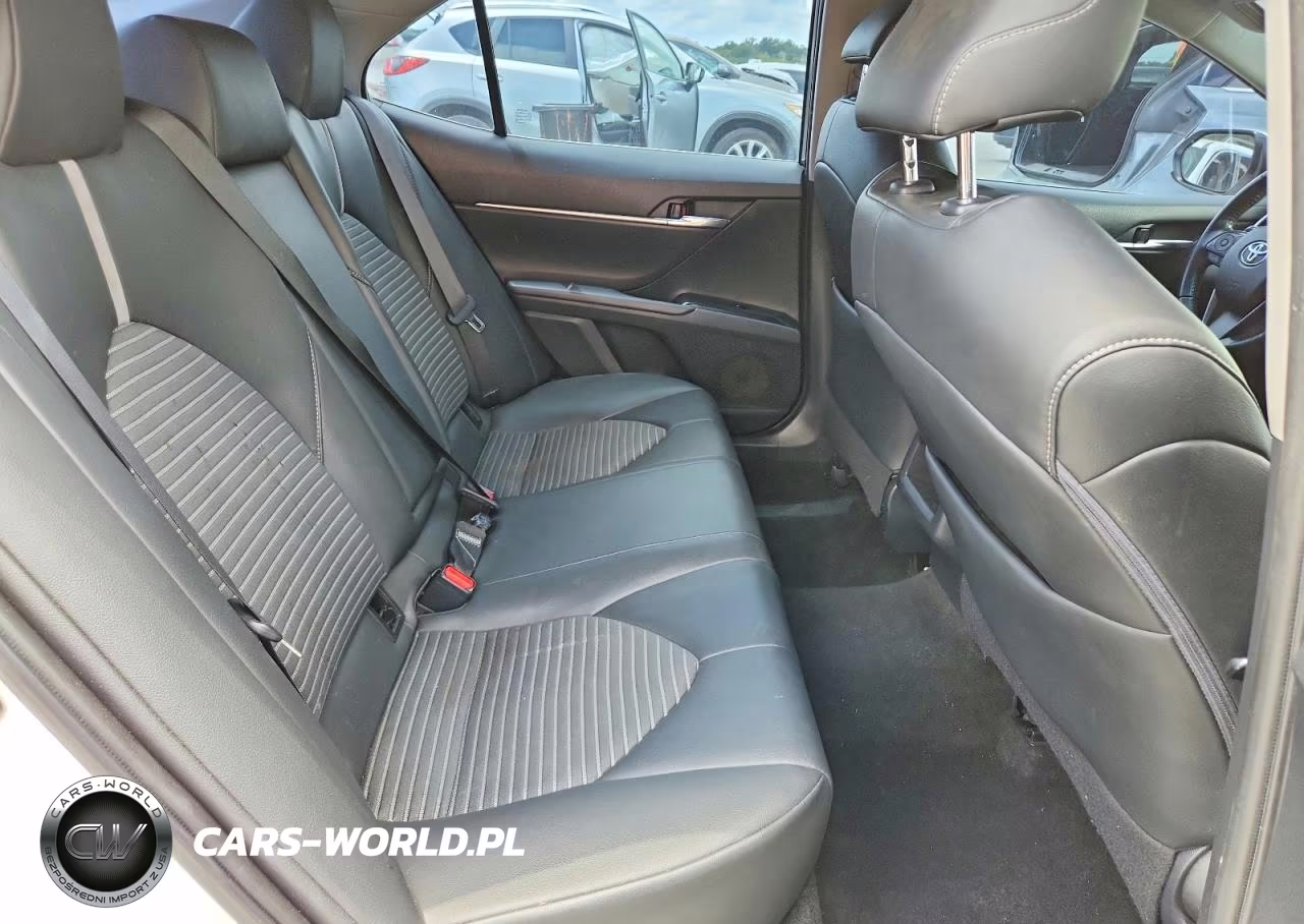 2018 Toyota Camry Se VIN:4T1B11HKXJU017721 - 10