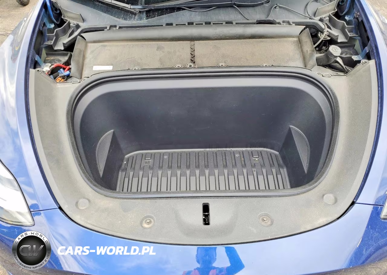 2022 Tesla Model Y VIN:7SAYGDEF5NF463671 - 11