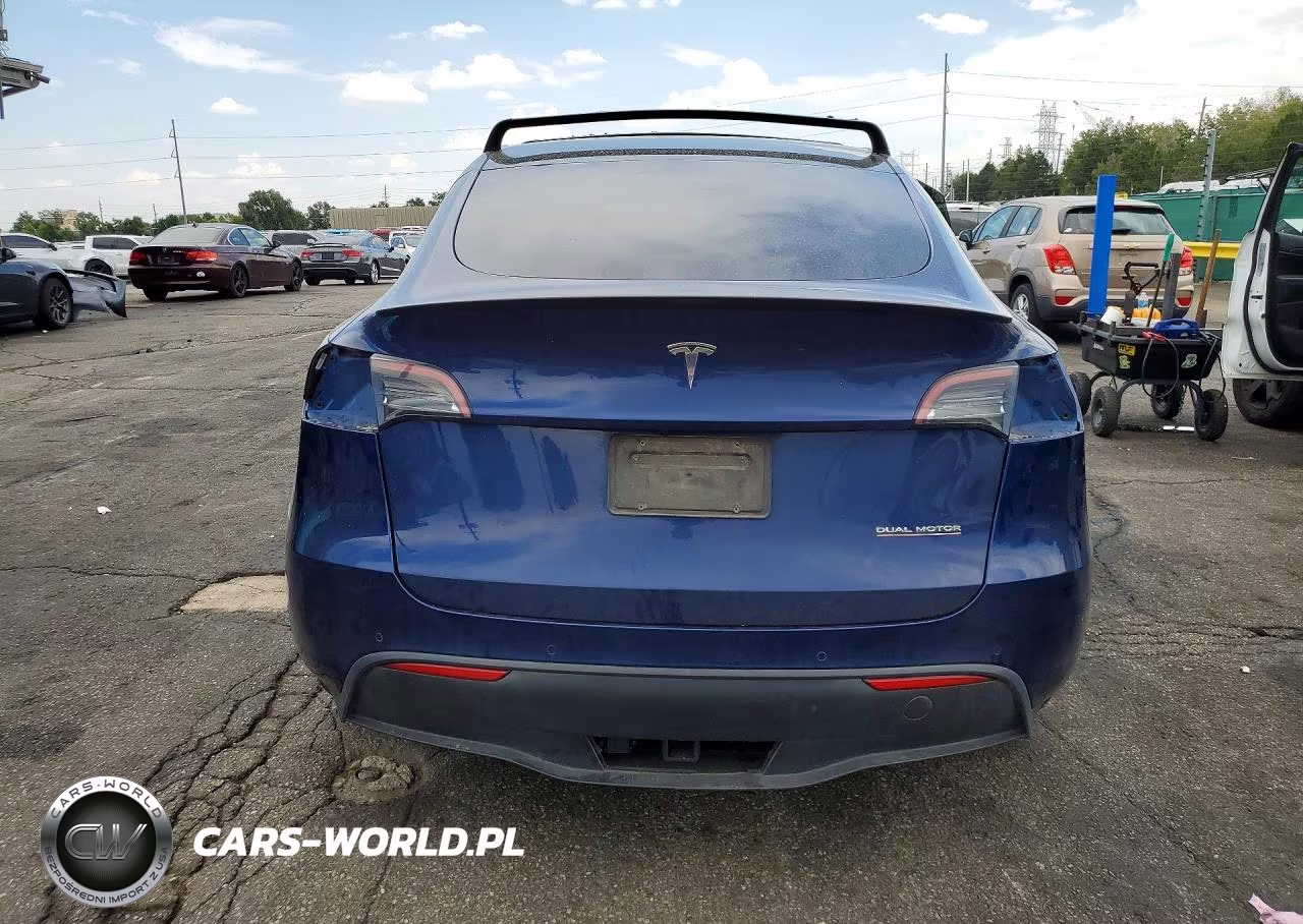 2022 Tesla Model Y VIN:7SAYGDEF5NF463671 - 6