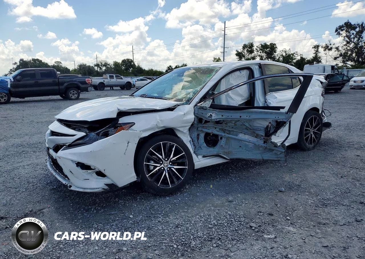 2024 Toyota Camry Se – zdjęcie 1 z 12