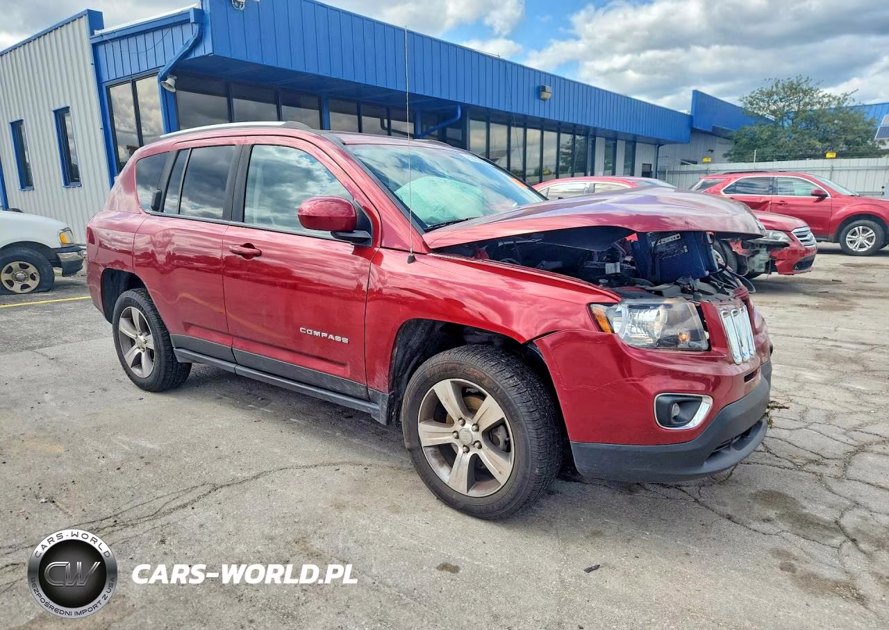 2016 Jeep Compass Latitude VIN:1C4NJCEA1GD774203 - 4