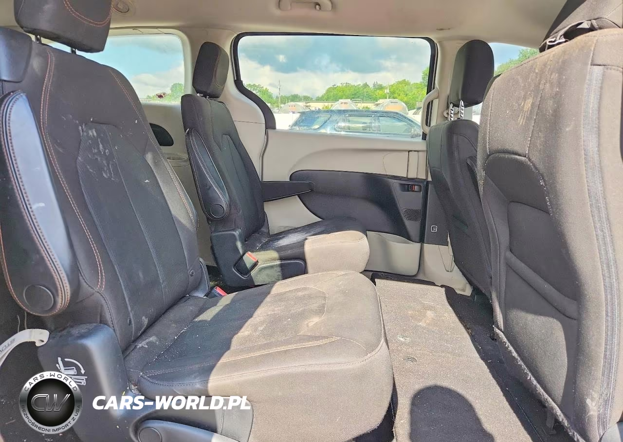 2017 Chrysler Pacifica Touring VIN:2C4RC1DG7HR519995 - 11