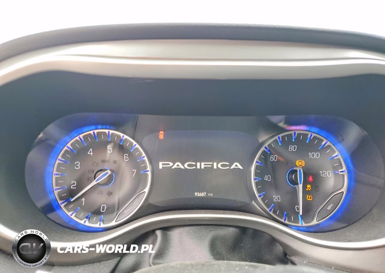 2022 Chrysler Pacifica Touring L VIN:2C4RC1BG0NR153411 - 9