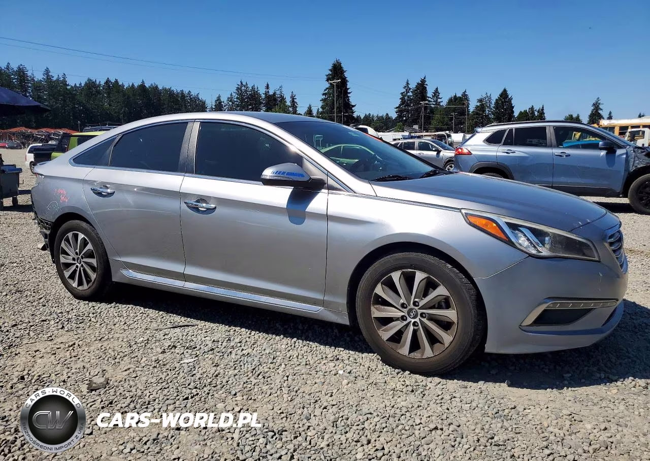 2015 Hyundai Sonata Sport VIN:5NPE34AF4FH094659 - 4