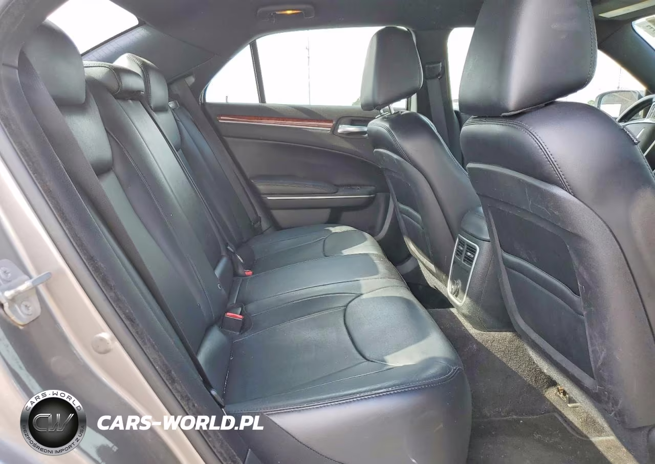 2014 Chrysler 300 VIN:2C3CCAAG3EH193774 - 10