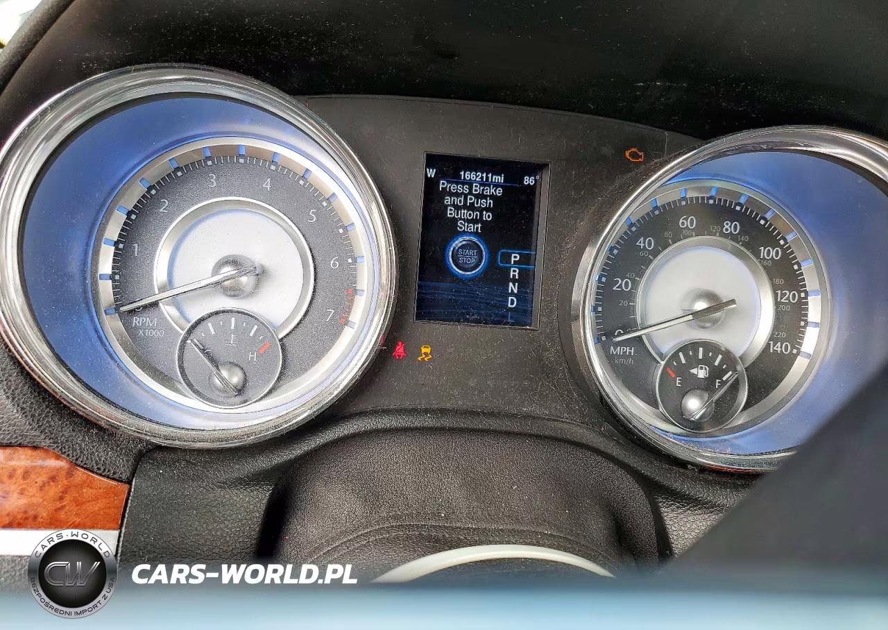 2014 Chrysler 300 VIN:2C3CCAAG3EH193774 - 9