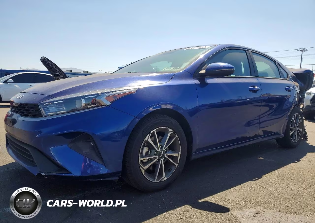 2023 Kia Forte Lxs – zdjęcie 1 z 12