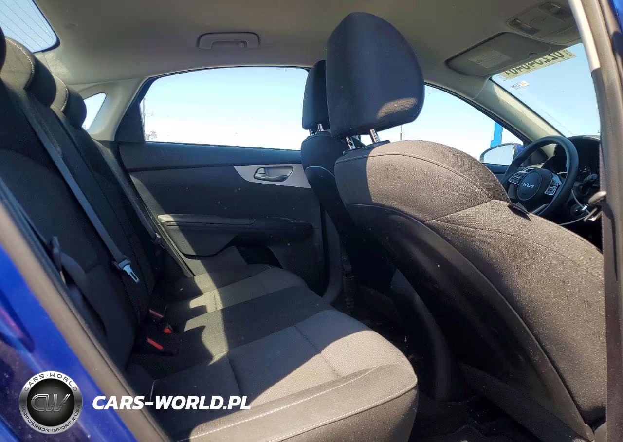 2023 Kia Forte Lxs VIN:3KPF24AD9PE590763 - 10