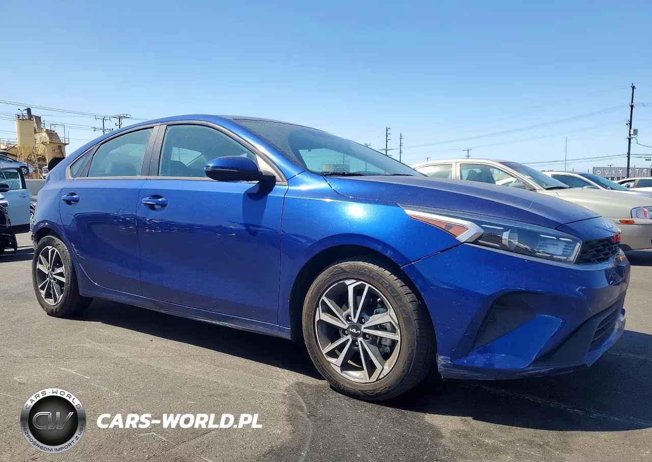 2023 Kia Forte Lxs VIN:3KPF24AD9PE590763 - 4