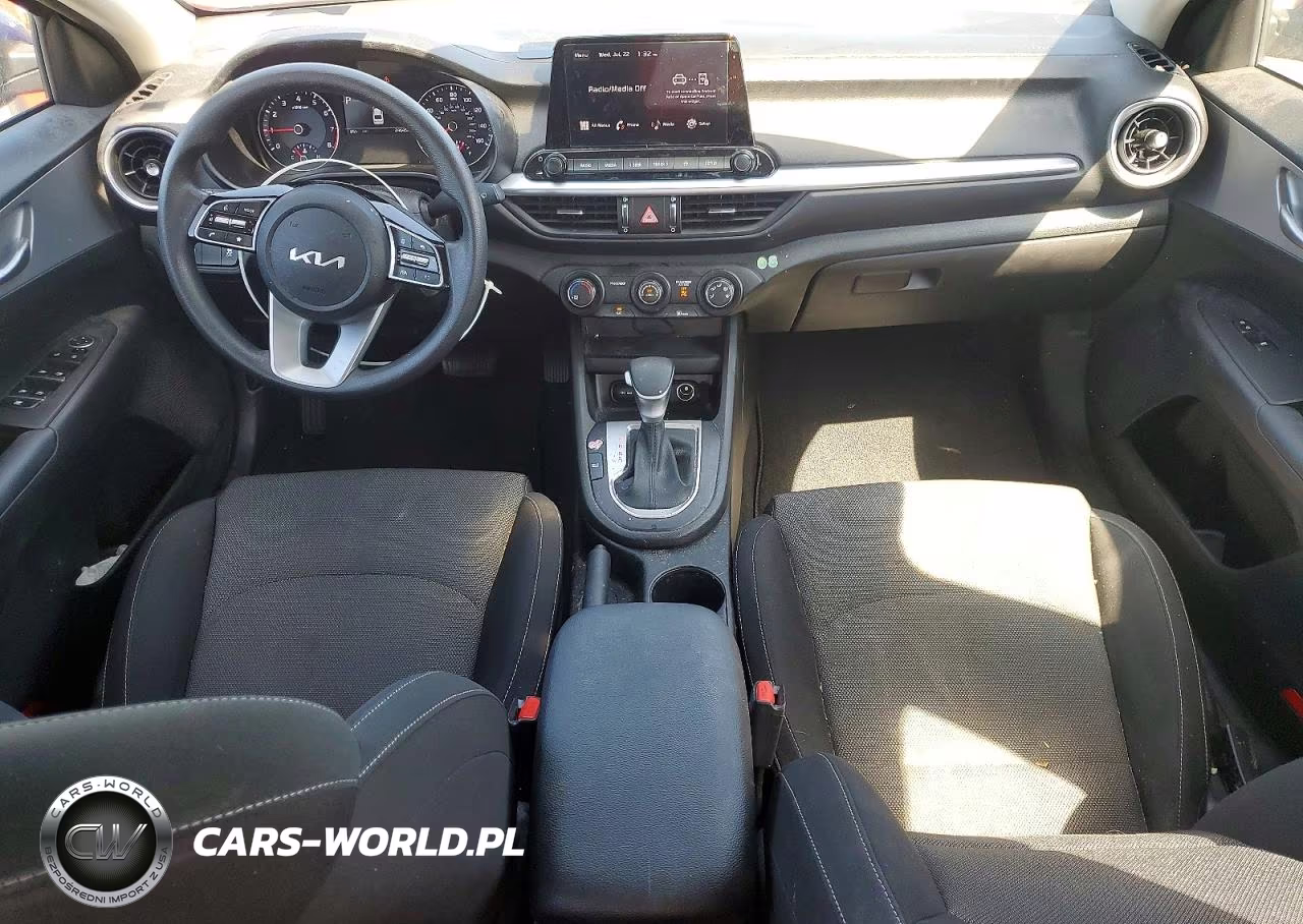 2023 Kia Forte Lxs VIN:3KPF24AD9PE590763 - 8