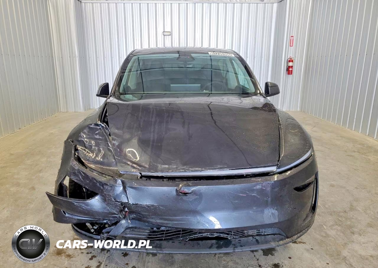 2026 Tesla Model Y VIN:7SAYGDEE0TA431230 - 5