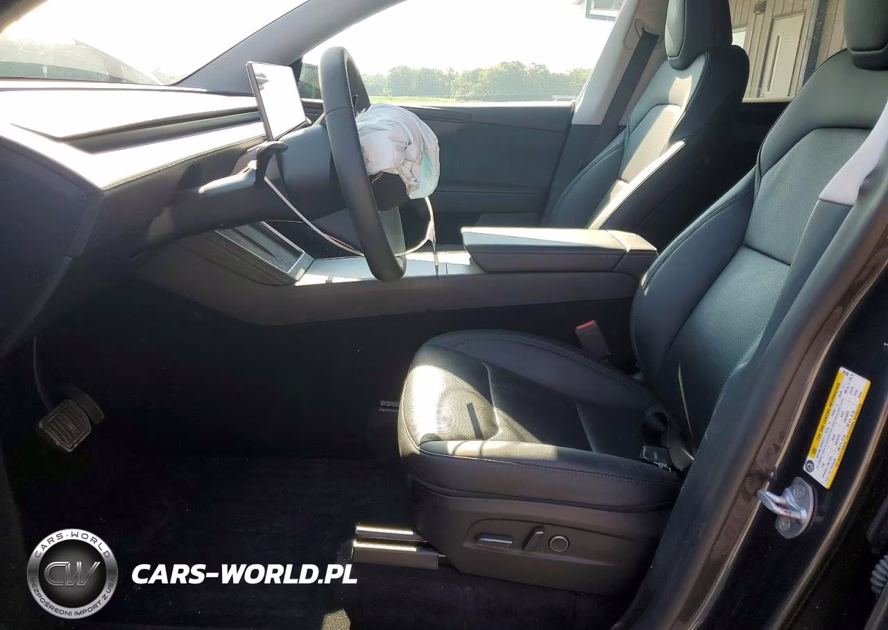 2026 Tesla Model Y VIN:7SAYGDEE0TA431230 - 7