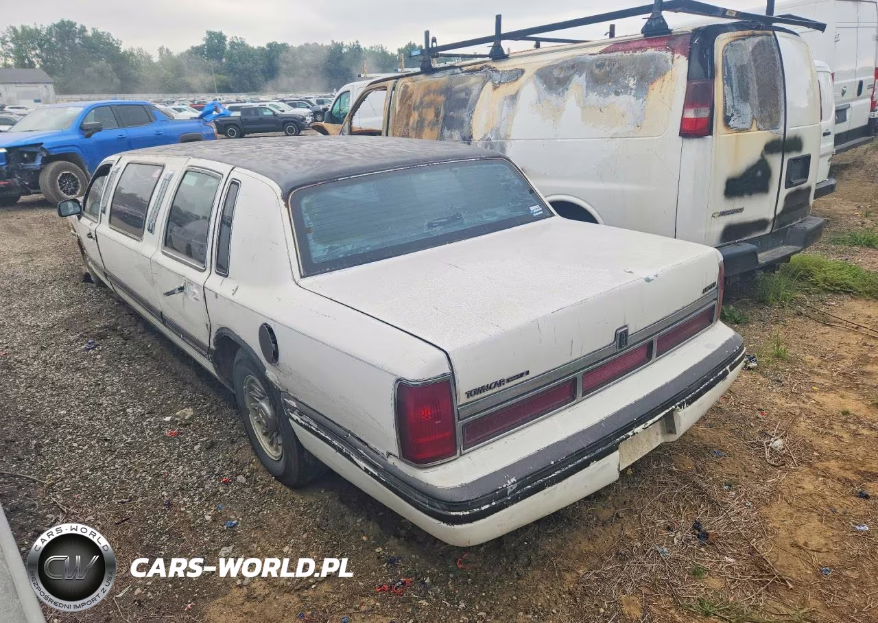 1995 Lincoln Town Car Executive VIN:1LNLM81W9SY624754 - 2