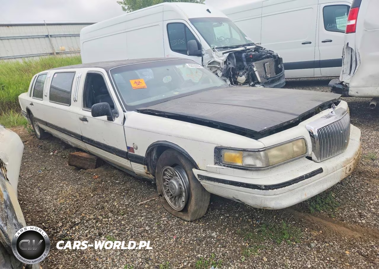 1995 Lincoln Town Car Executive VIN:1LNLM81W9SY624754 - 4